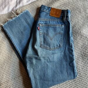 Levi's Women’s Wedgie Straight Jeans with a Raw hem